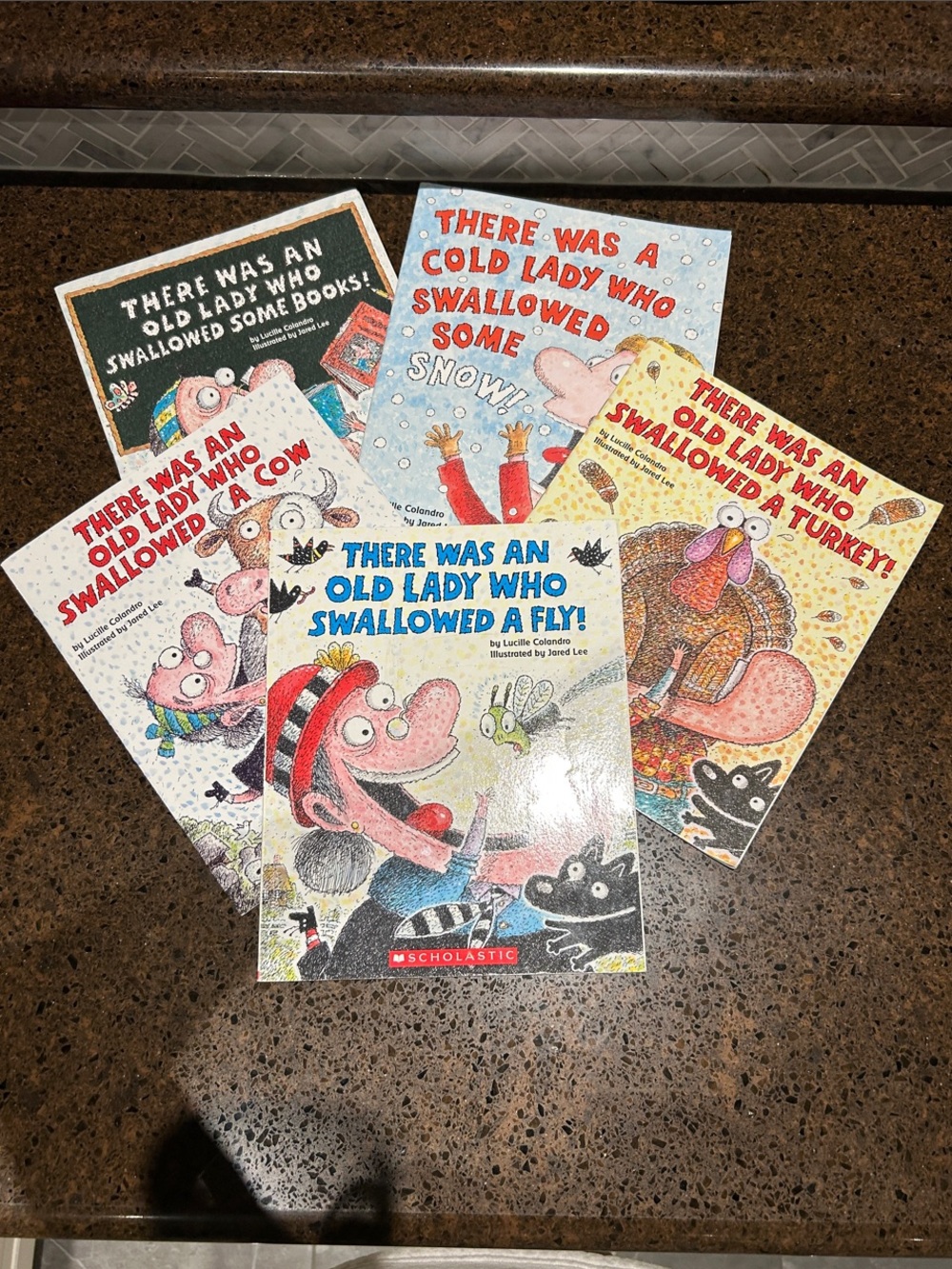 Scholastic There Was An Old Lady Book Set - Blue, Red, Yellow, Green, Black